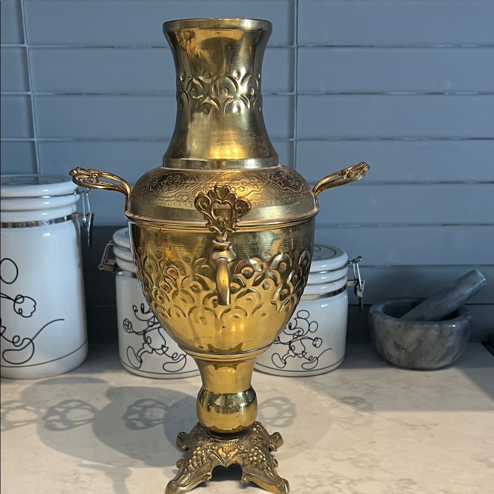 Vintage brass Ornate/urn